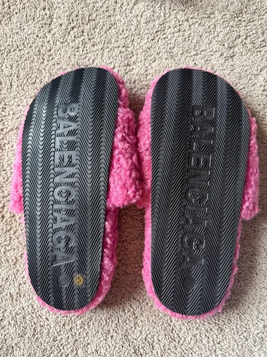 Balenciaga Pink Fuzzy cozy Slide Slippers - Picture 4 of 5